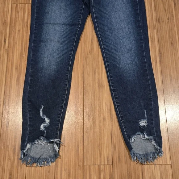 NWOT KanCan Highwaist Distressed Blue Jeans - Picture 2 of 9